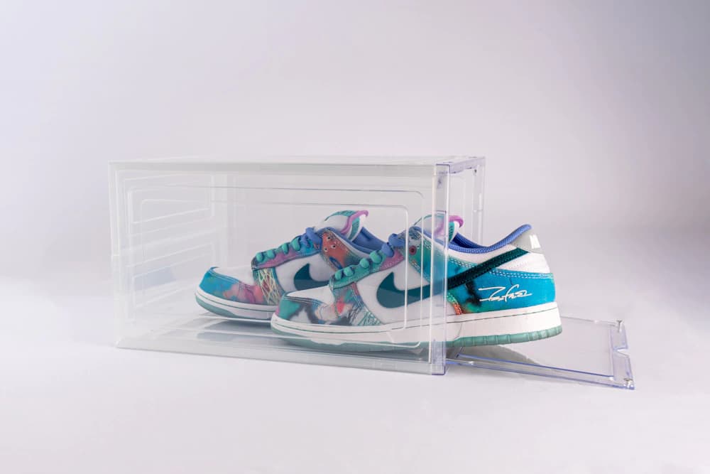 Caja trasera transparente